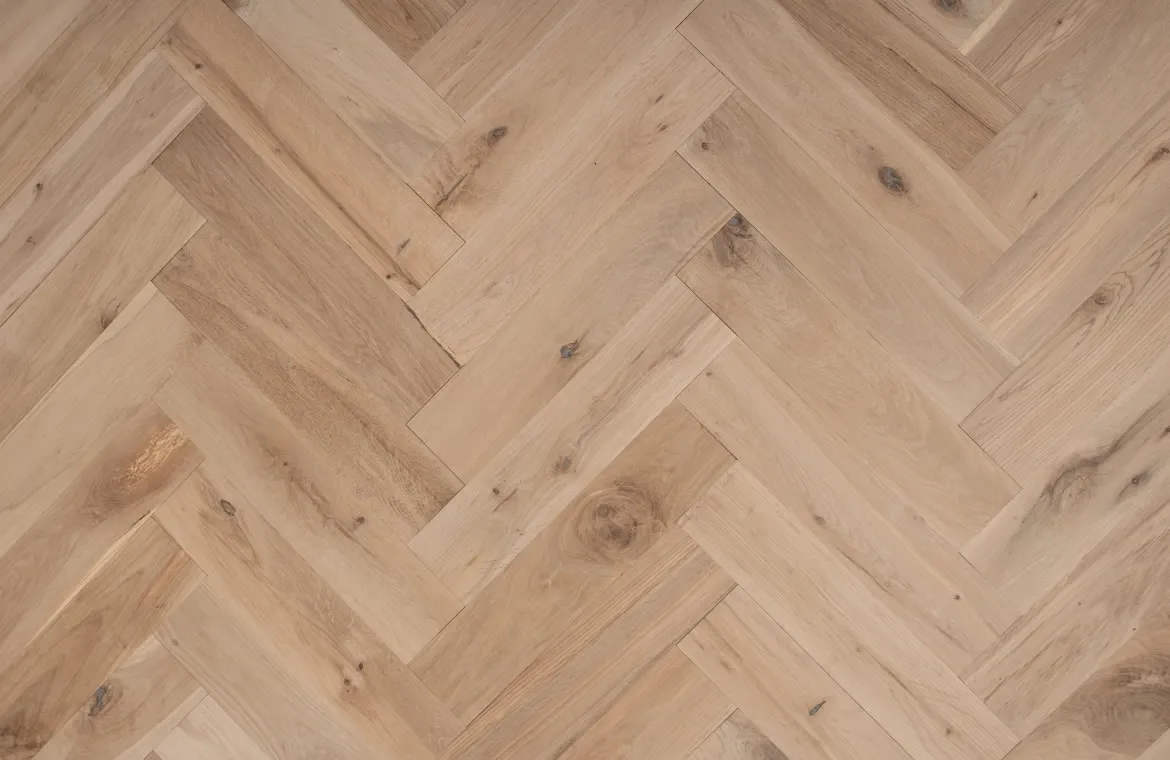 Thorpe Canvas Solid Oak Herringbone Flooring