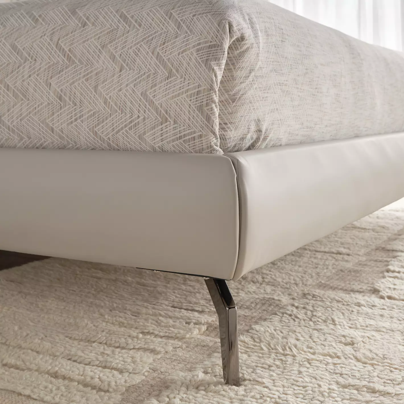 Luxemborg Queen Bed - Image 3