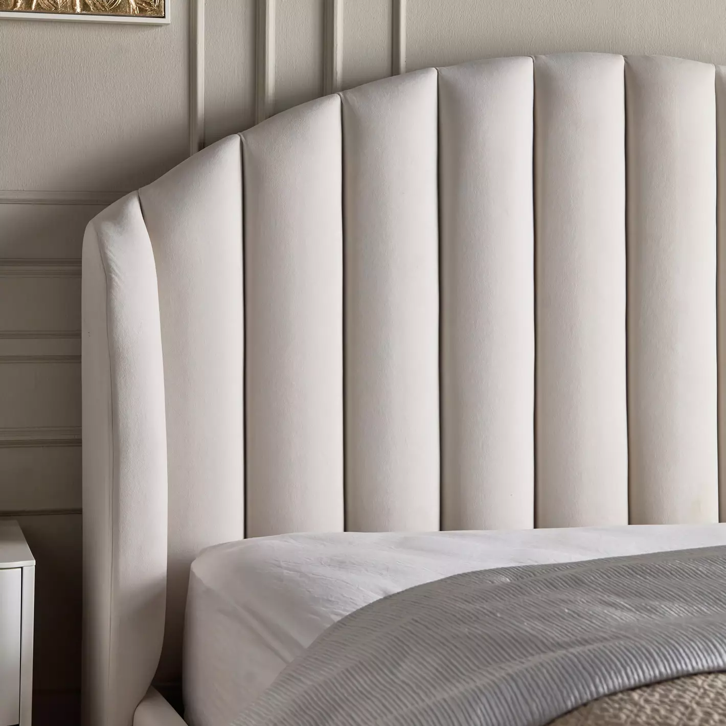 Swirl Queen Bed - Image 2