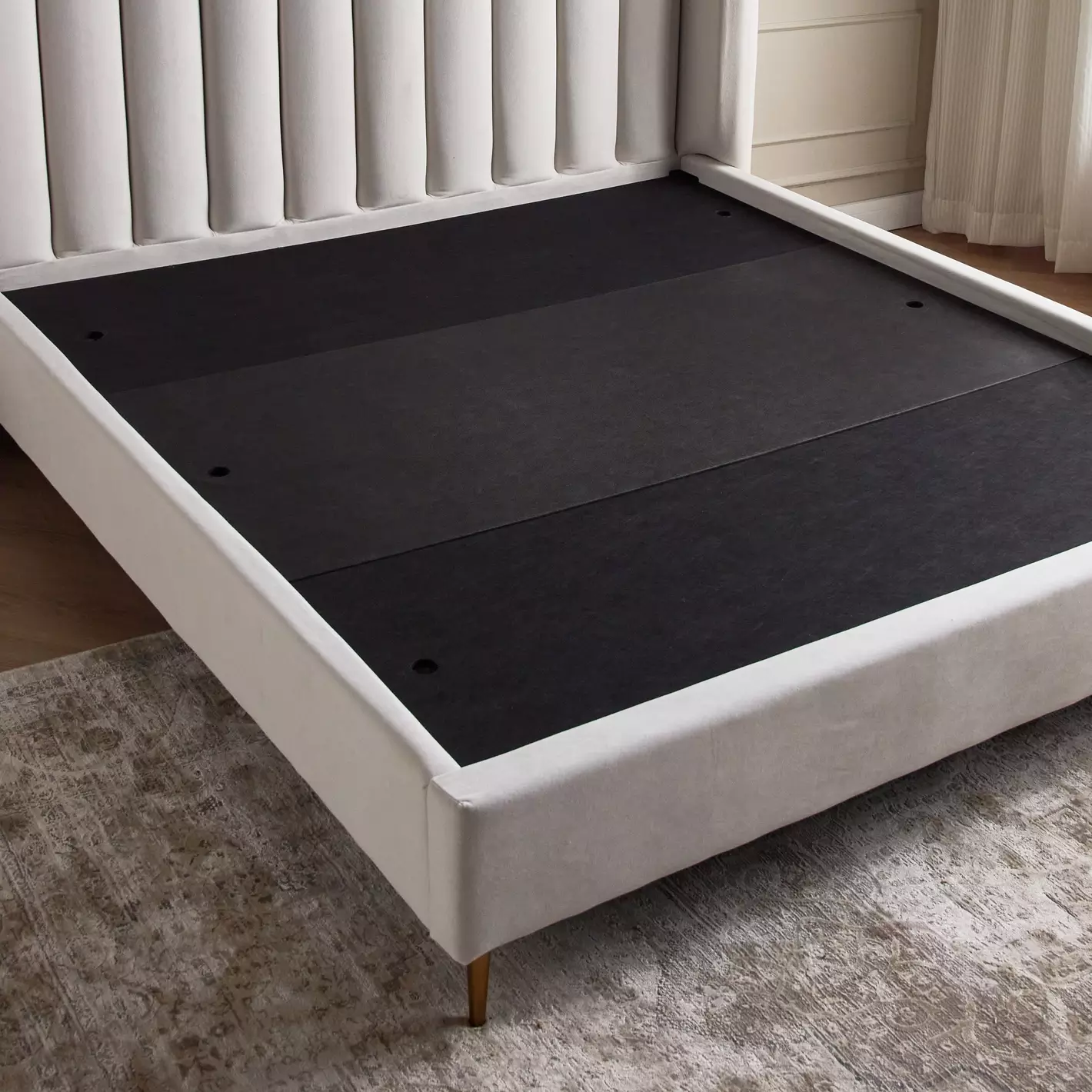 Swirl Queen Bed - Image 3
